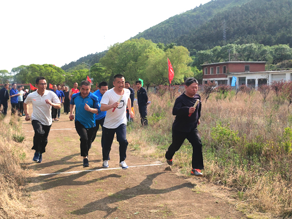 新华钼业职工健身接力长跑比赛圆满结束(图8)