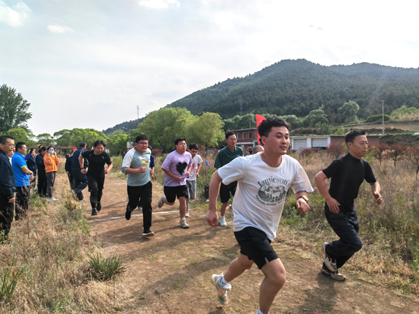 新华钼业职工健身接力长跑比赛圆满结束(图17)